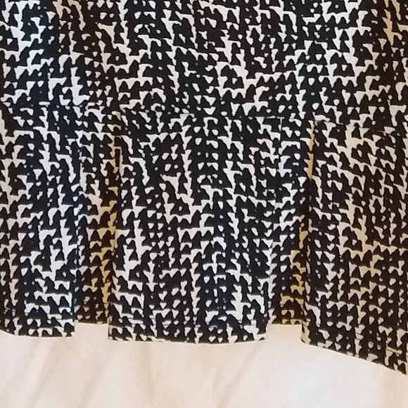 Ann Taylor Size 6 Petite Trumpet Style Skirt - Picture 2 of 4